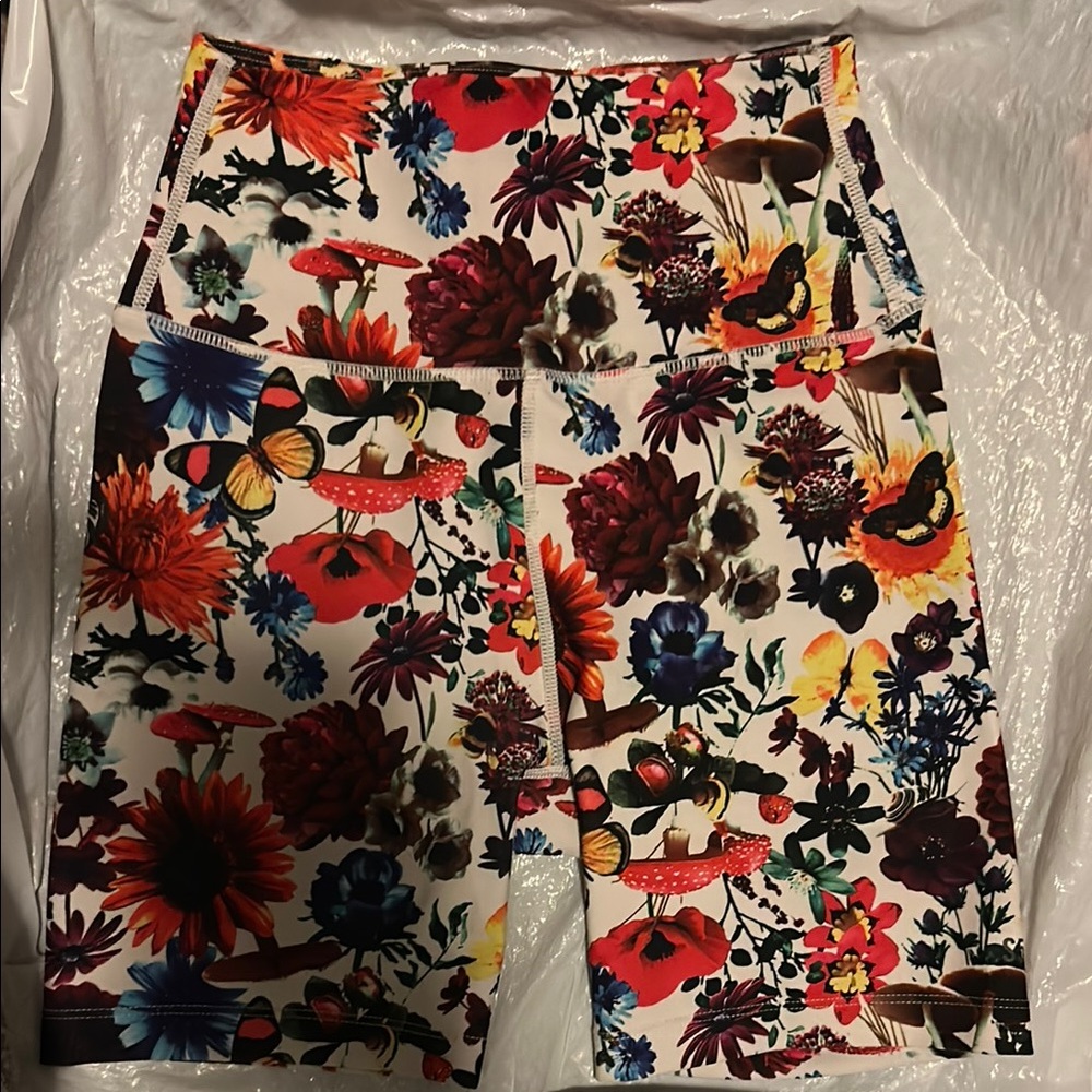 SPLITS59 Red and Pink Bike Shorts with Floral Pattern